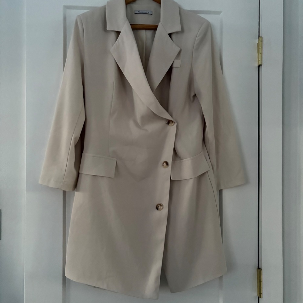 AmyEnjoyLife Cream Blazer Dress Double Breasted‎ Asymmetric Button Mini M Office